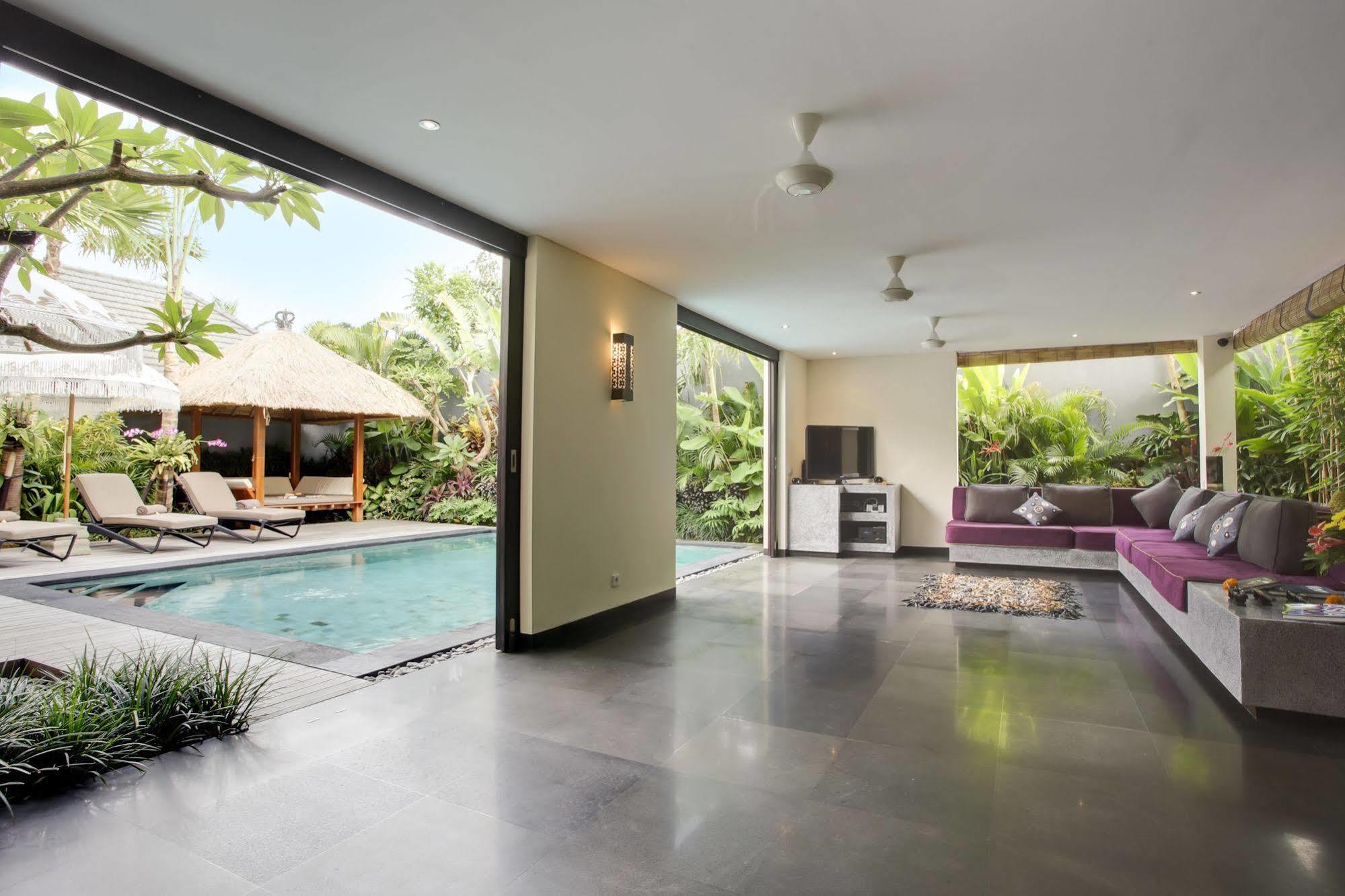 סמיניאק Elok Villas מראה חיצוני תמונה